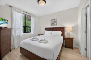 Spacious 3 Bd at Playa 220! Pool, 1 Min To Beach!