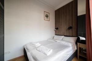 New Varsovia Comfort 1037 by BookingHost