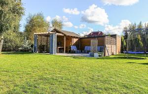 Stunning Home In Rowy With Wifi