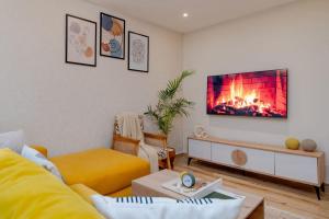 Prime Westlands 1BR with Rooftop Pool Gym and Skyline Views Opposite JW Marriott and GTC, easy access to Malls and everything you need
