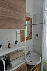 Flex SelfCheckIns Zagreb 291 - 292 - 293 - 294 - 4 Units - Studio Apartments - City Centre - Flexible Keybox Entry - Modern