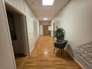 P102 Rooms near City Center close to Kitsekyla Station and A Le Coq Arena