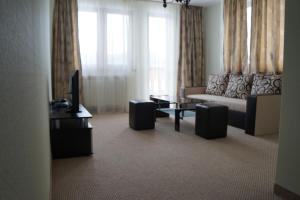 Deluxe Double or Twin Room with Lake View room in Family Hotel KrisBo