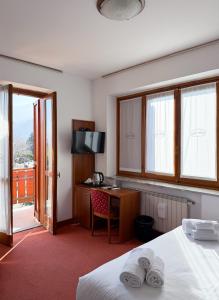 Fell Hotel
