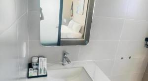 Rova Hotel - Ven Sunset Town