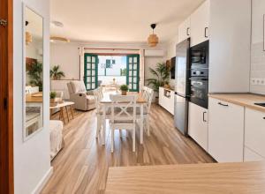 Casa Arrocha Playa by Mr Lanzarote Villas