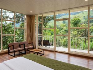 Altitude 3743 Twin Glass House with Mountain view