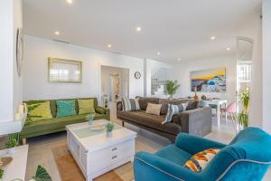 Golf Valley 3BR with 9 Pools and Rooftop BBQ