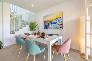Golf Valley 3BR with 9 Pools and Rooftop BBQ