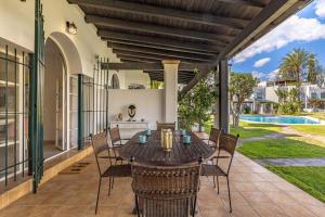 Golf Valley 3BR with 9 Pools and Rooftop BBQ