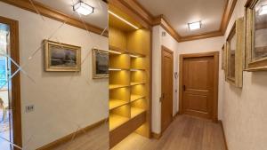 Maison dOre The Royal Suite