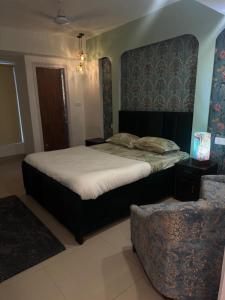 RentAbode- Luxe 2BHK with private jacuzzi Noida