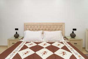 Bright and spacious 140 square meters 3-Bedroom Apartment with Sea View and Private Parking, 2 Minutes from the Beach