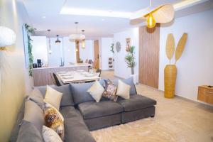 2 private apartments 2 private pools Up to 12 guests