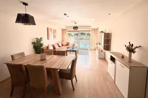 2 private apartments 2 private pools Up to 12 guests