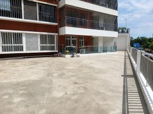Lavish 4 Bedroom Apartment at Palm Village