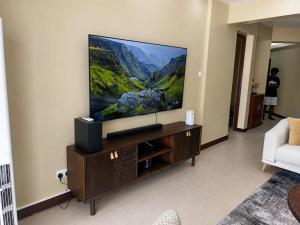Lavish 4 Bedroom Apartment at Palm Village