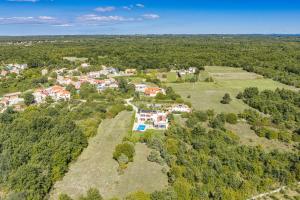 Villa Dora in Central Istria kids friendly with private pool and playground for 10 persons