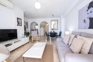 Modern 2-bed 2-bathroom by the pool Las Fuentes de Nerja