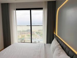 The Holiday Luxury Apart Central Bai Chay
