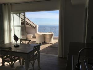 Port rive gauche Iona