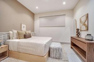 Stunning Brand New 3 Bdr Condo in VistaVela Sunset