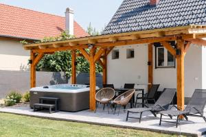 Fövenyes Hideaway - Privát Jakuzzi & Boutique Vendégház