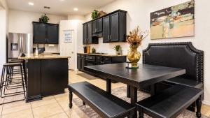 15 min to AT&T Stadium - Game Room - Sleeps 12