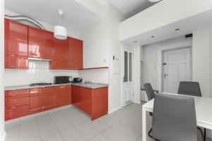 Old Town Charming Apartment by BookingHost