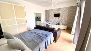 Modern Studio at Corales 210A