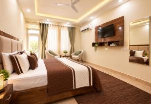 Dasashwamedh Ghat Road Hotel Agst2 Residency Near Manikarnika Ghat# Vishwanath Temple # Lift- Restaurant # Bangali Tola, Varanasi