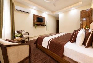 Dasashwamedh Ghat Road Hotel Agst2 Residency Near Manikarnika Ghat# Vishwanath Temple # Lift- Restaurant # Bangali Tola, Varanasi