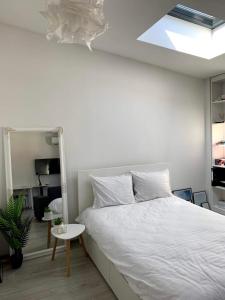 Cozy Loft-Style Studio, Ultra-Central, City View