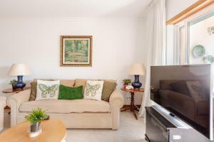 VILAMOURA ESCAPE with a Large Balcony and 2 Parking spaces