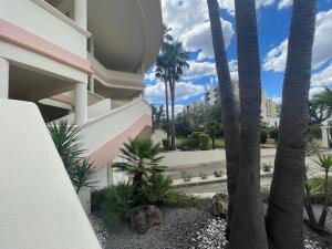 VILAMOURA ESCAPE with a Large Balcony and 2 Parking spaces