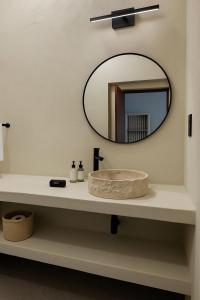 Artisan Home, 7 Bedrooms, AC, Rooftop View