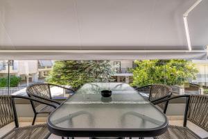 Etheli Luxury Apartment with Private parking and Balcony
