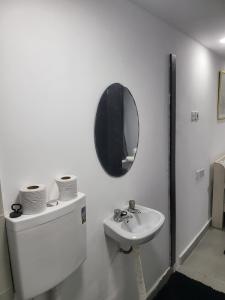 Private & quite 1 bedroom with backyard garden