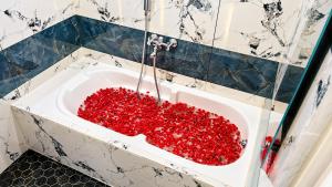 The Chalet - Cozy Villa with Mini Pool, near Eden Blue Flag Beach, Pondicherry - BMC