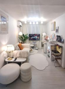 New강남10분,호텔식2BR,2호선 방배역 5분,홍대,성수,코엑스,공항버스,내방5분,고속터미널