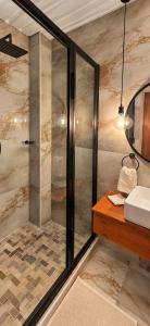 Nahango Luxury Suites- The Acacia