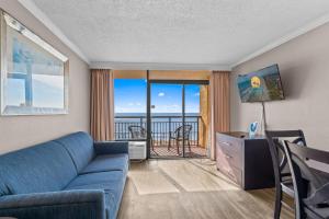 Lovely Oceanfront Condo Pool C84