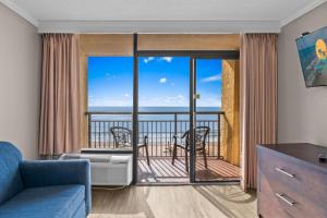 Lovely Oceanfront Condo Pool C84