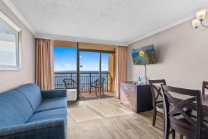 Lovely Oceanfront Condo Pool C84