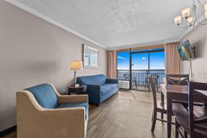 Lovely Oceanfront Condo Pool C84