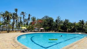 Empire Golden sands