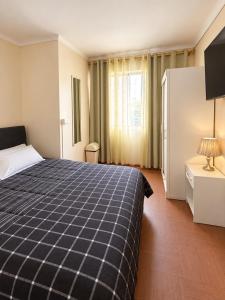 6 Rooms Blocks away Beach, Baquedano and Downtown