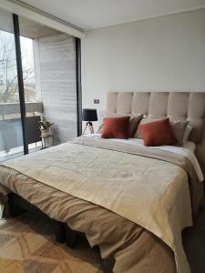 Modern and comfortable café studio across from Movistar Arena