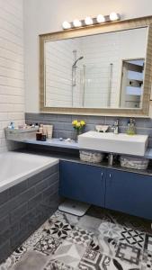 Feel-at-Home Cozy Flat