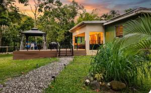 Pon Di Rio Villas
